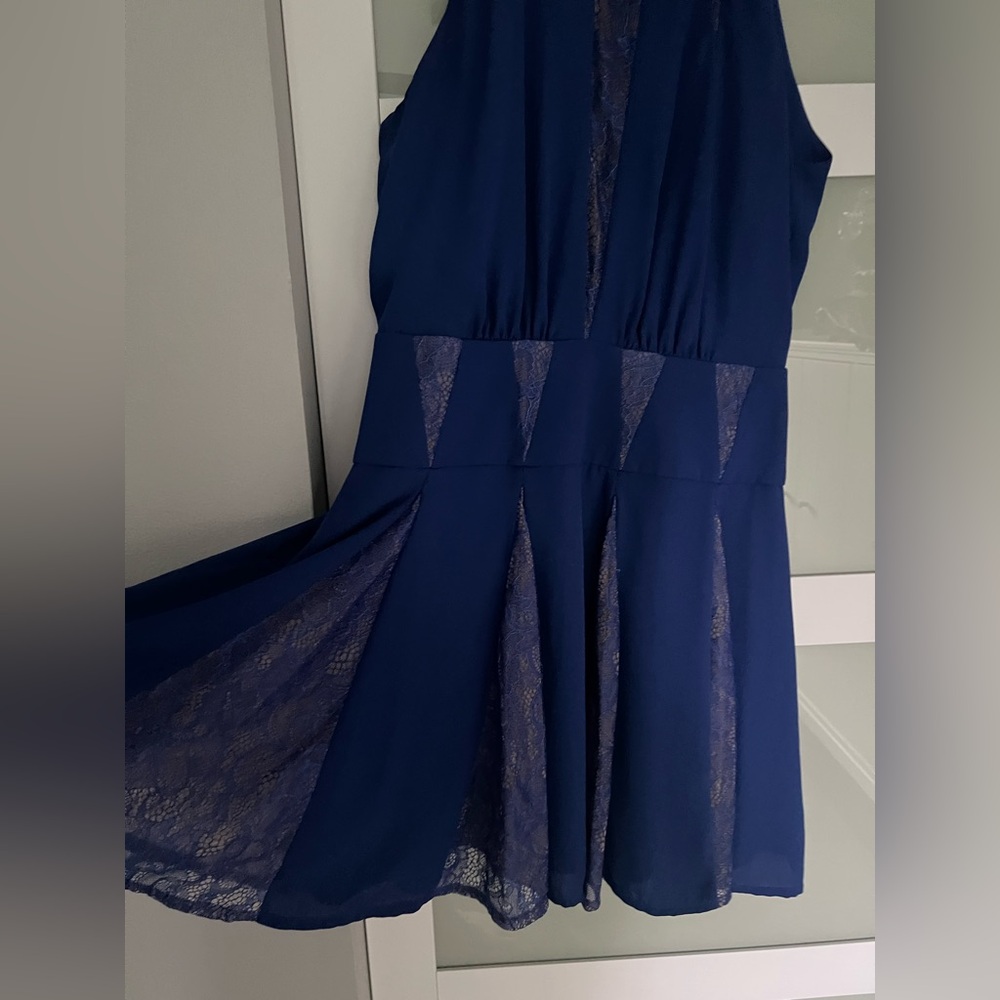 Bcbgmaxazria fit and flare blue dress size xs - Picture 2 of 5